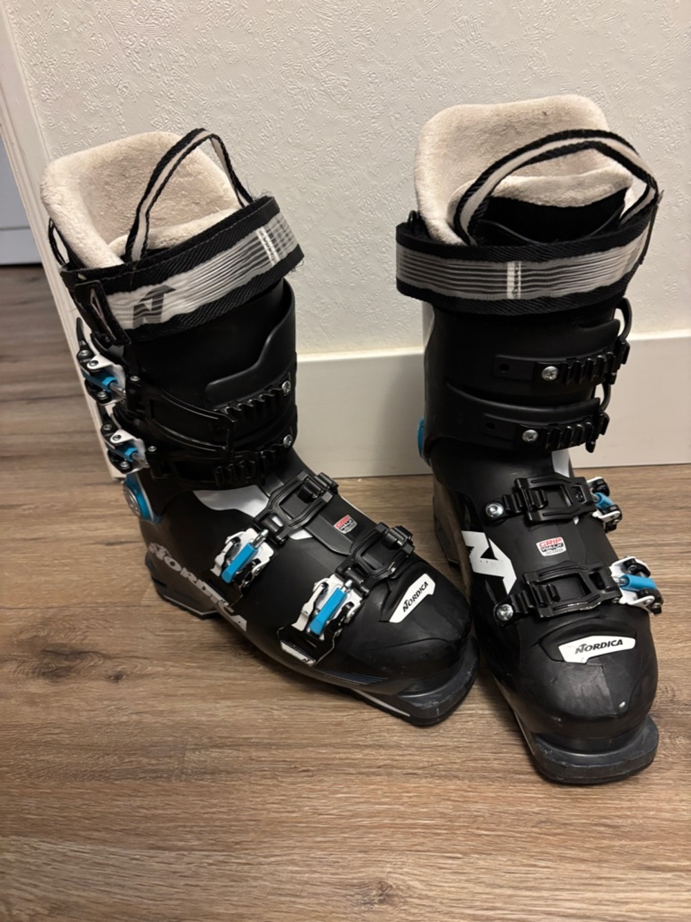 Nordica Black Alpine Ski Boots 285mm 24/24.5
